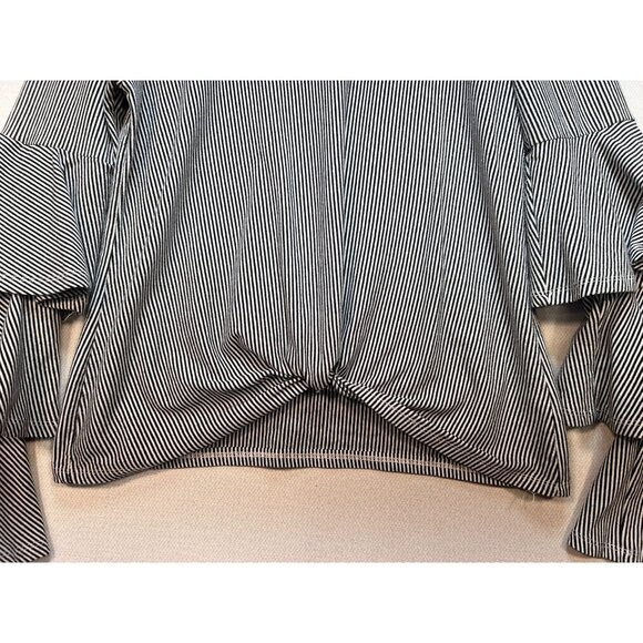 Belle & Sky Women's Twist Front Top Tiered Bell Sleeve Size M Black White Stripe - Picture 5 of 11